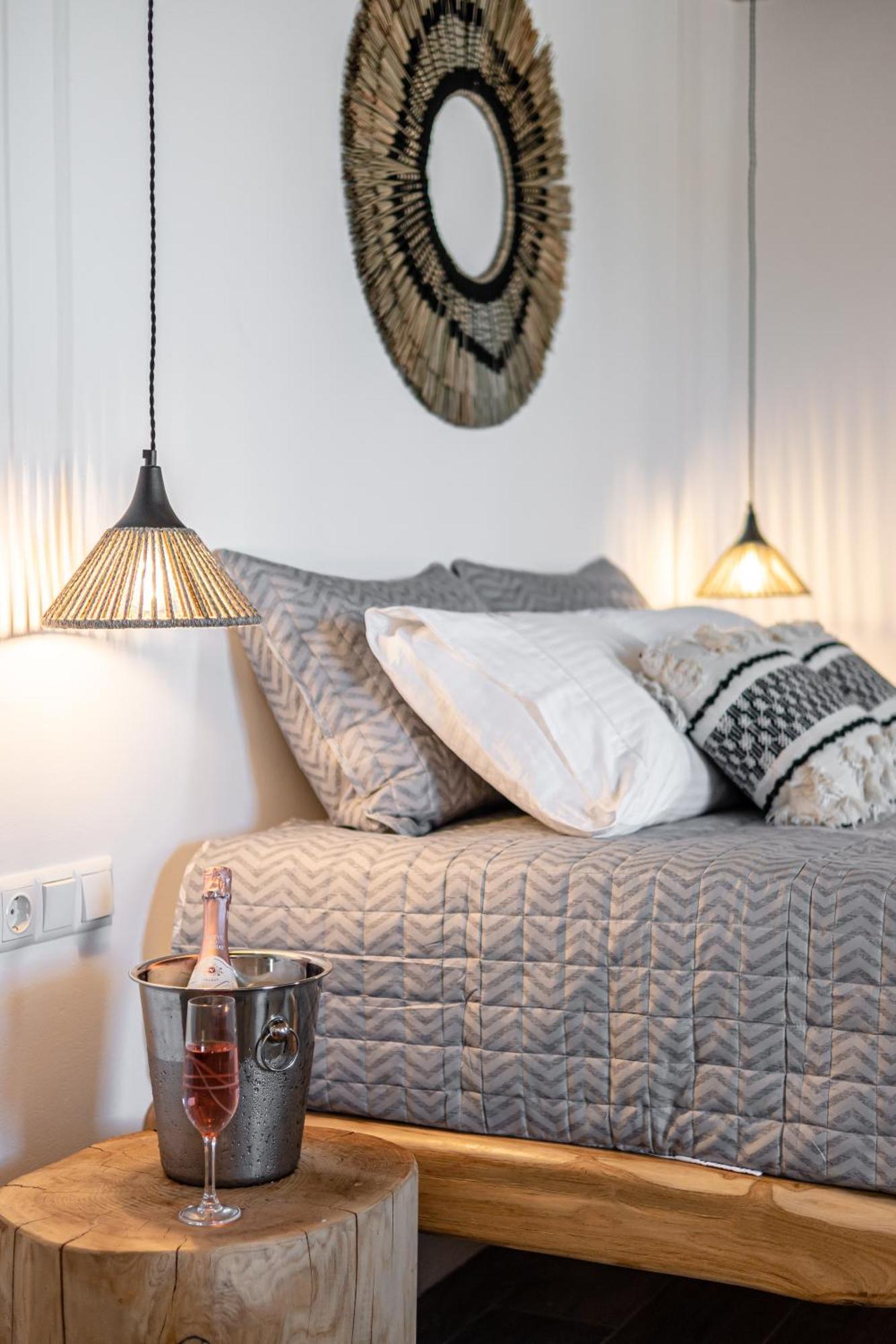 Naxos Finest Hotel & Villas Naxos City エクステリア 写真