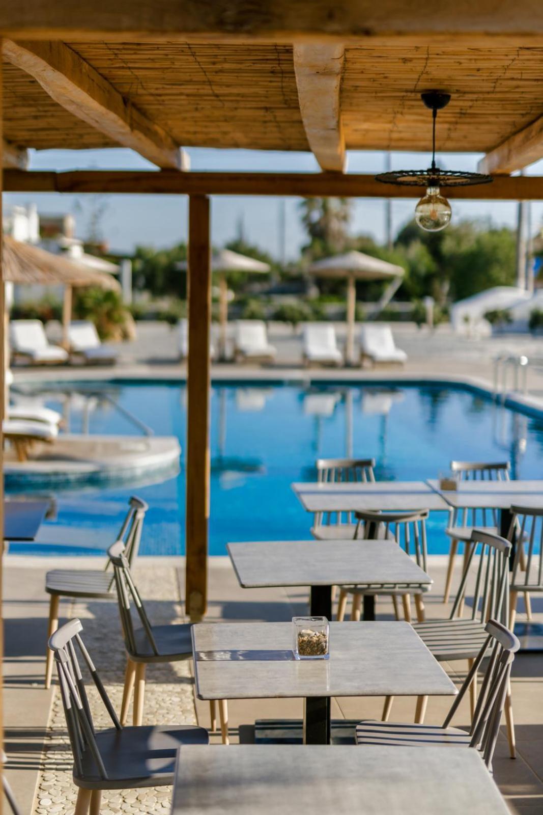Naxos Finest Hotel & Villas Naxos City エクステリア 写真
