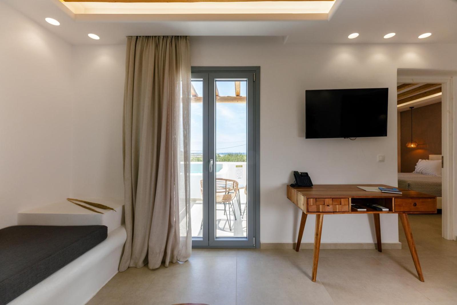 Naxos Finest Hotel & Villas Naxos City エクステリア 写真