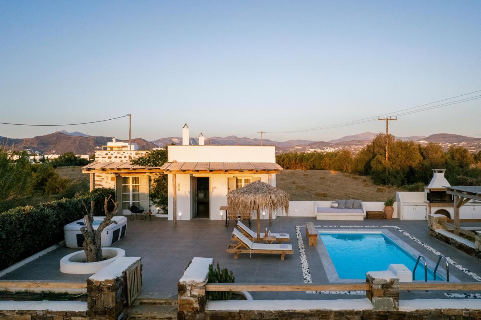 Naxos Finest Hotel & Villas Naxos City エクステリア 写真