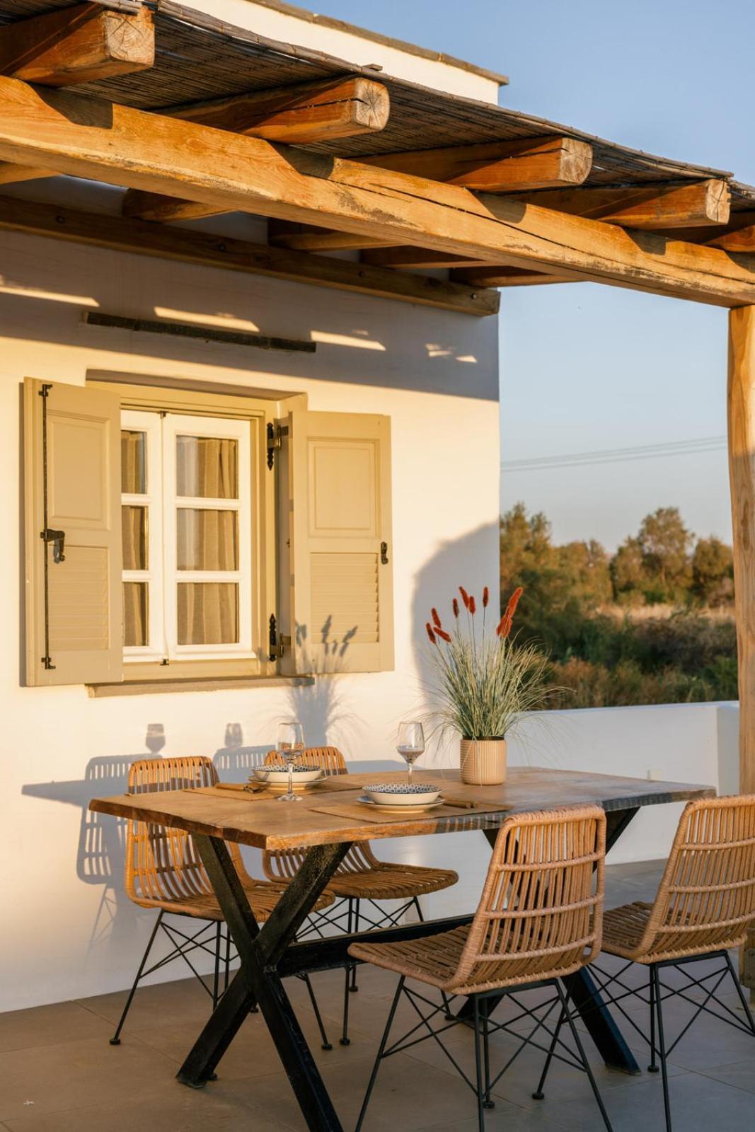 Naxos Finest Hotel & Villas Naxos City エクステリア 写真