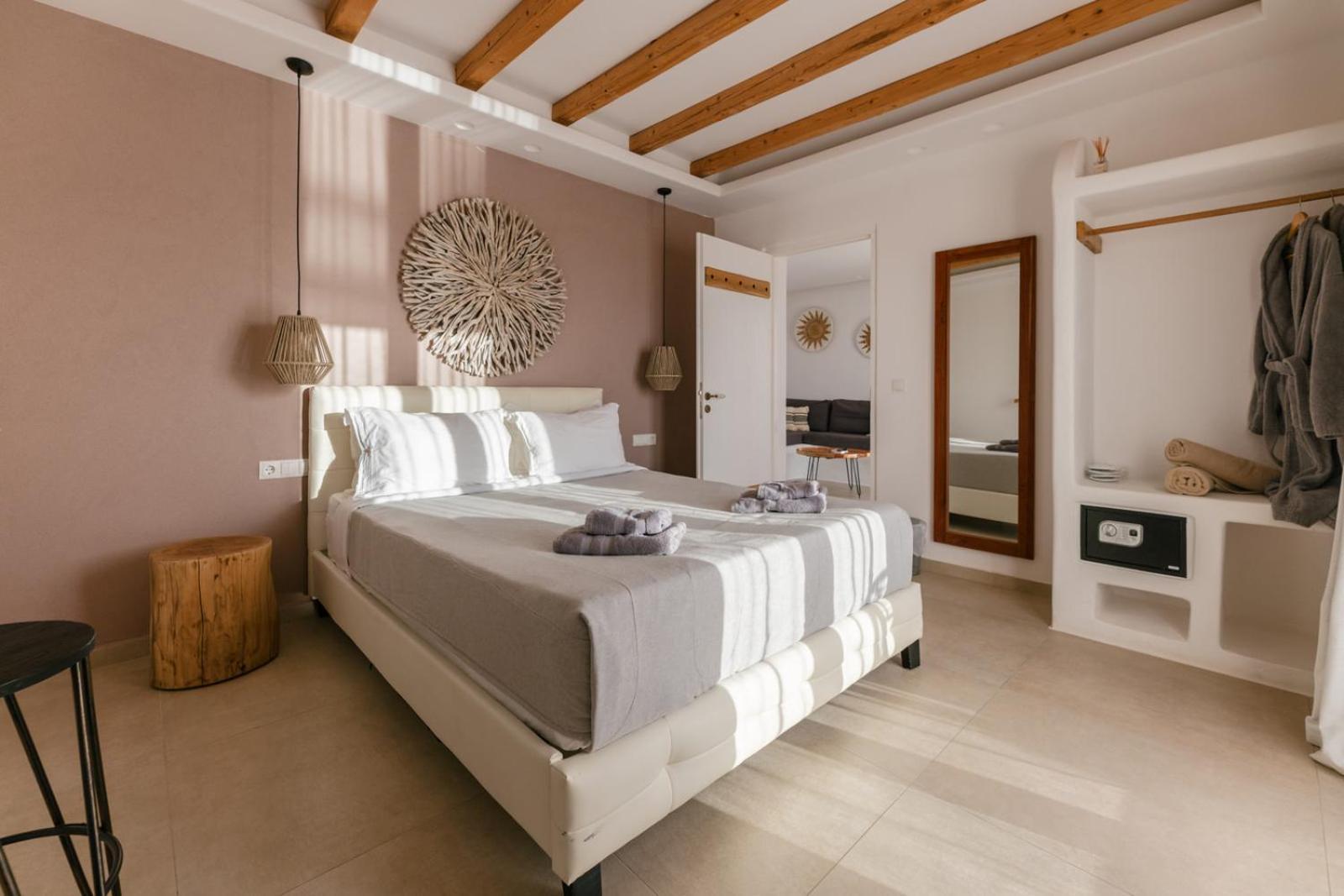 Naxos Finest Hotel & Villas Naxos City エクステリア 写真